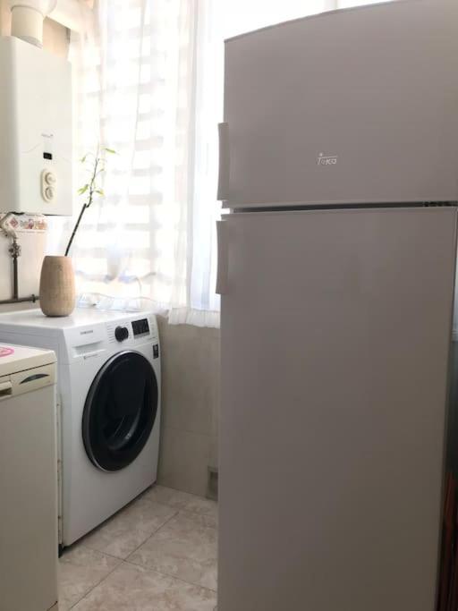 Apartamento Aitana.Esta A 2 Km De La Playa Andando Alicante Exterior foto