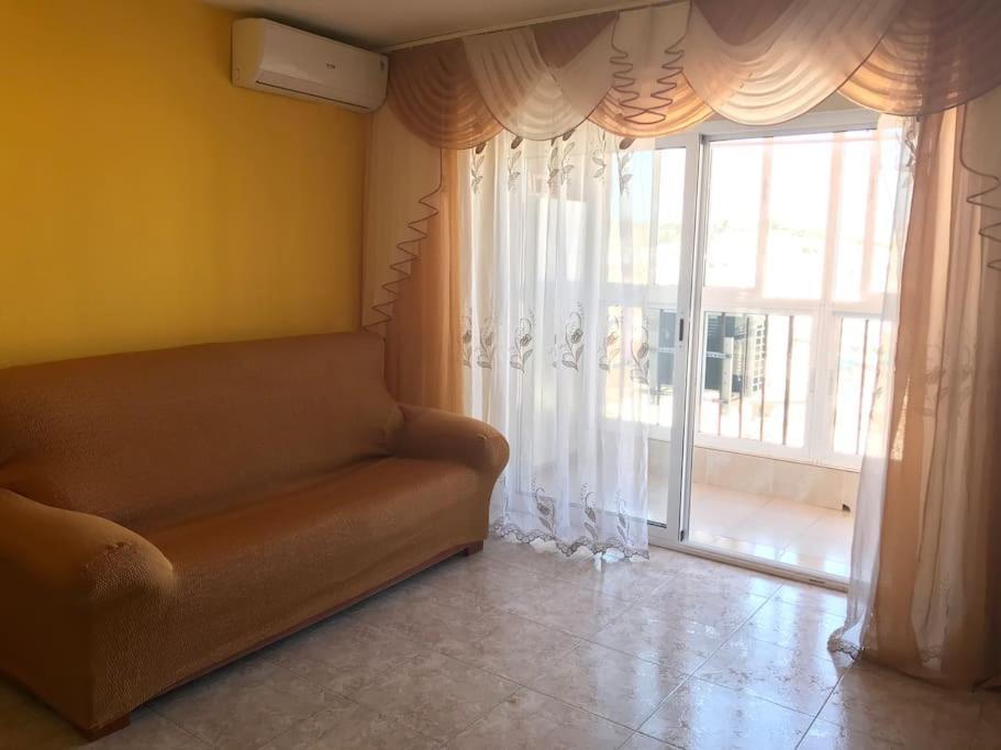 Apartamento Aitana.Esta A 2 Km De La Playa Andando Alicante Exterior foto